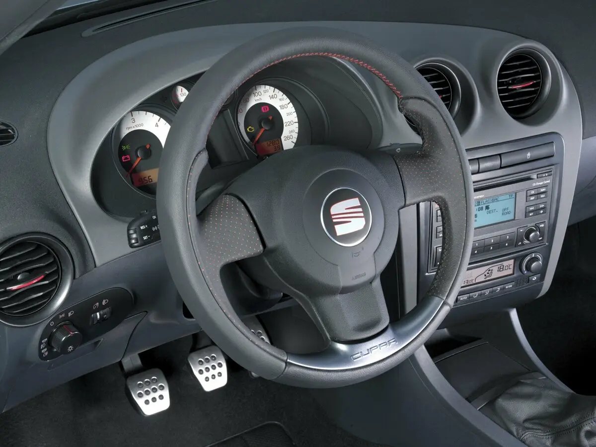 SEAT Ibiza Cupra III Хэтчбек 3 дв. — photo 6