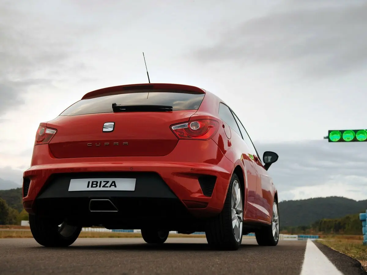 SEAT Ibiza Cupra IV Хэтчбек 3 дв. — сүрөт 4