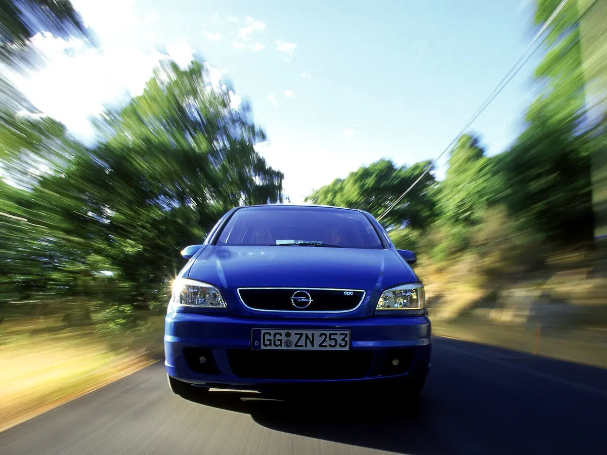 Opel Zafira OPC A Компактвэн — photo 3