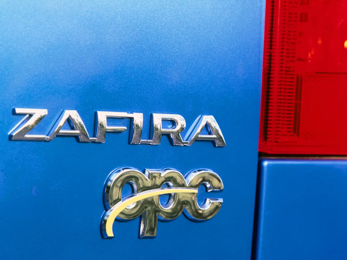 Opel Zafira OPC A Компактвэн — photo 6