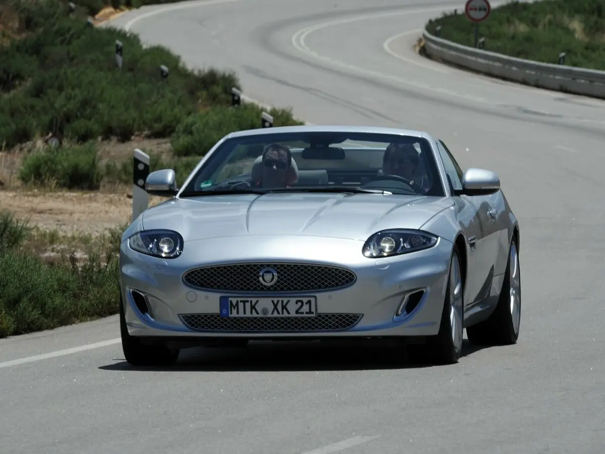 Jaguar XK II Рестайлинг 2 Кабриолет — сүрөт 3