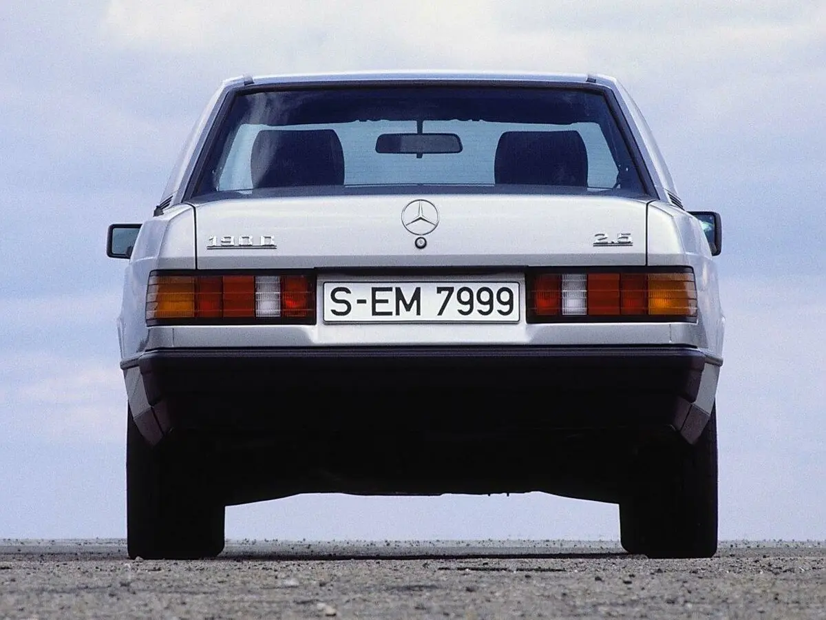 Mercedes-Benz 190 (W201) 1982 – 1993 Седан — сүрөт 4