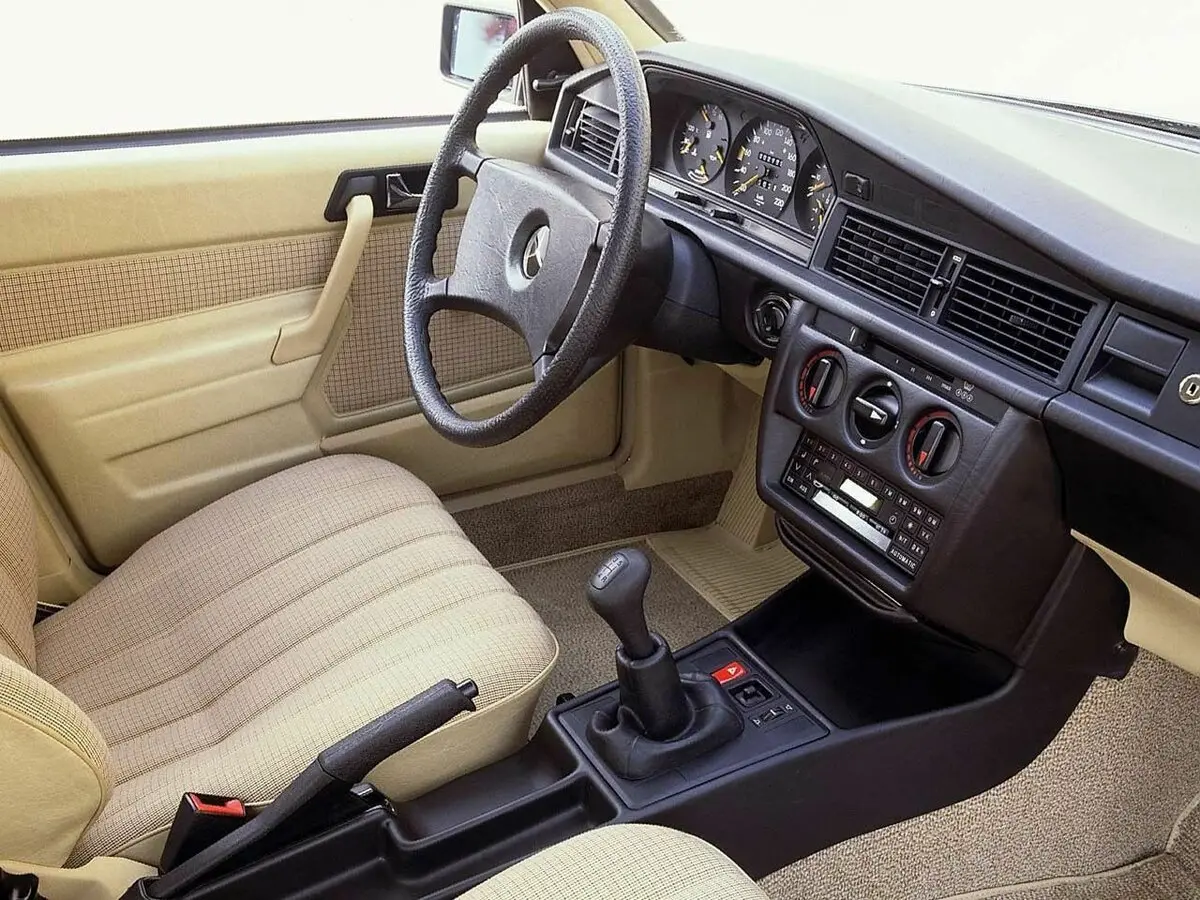 Mercedes-Benz 190 (W201) 1982 – 1993 Седан — сүрөт 7