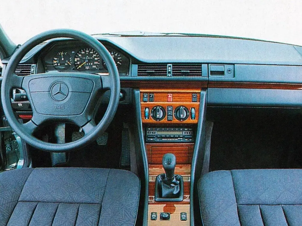 Mercedes-Benz W124 1984 – 1993 Седан — сүрөт 6