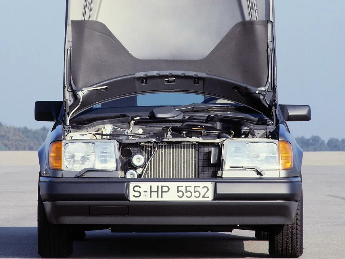 Mercedes-Benz W124 1984 – 1993 Седан — сүрөт 11