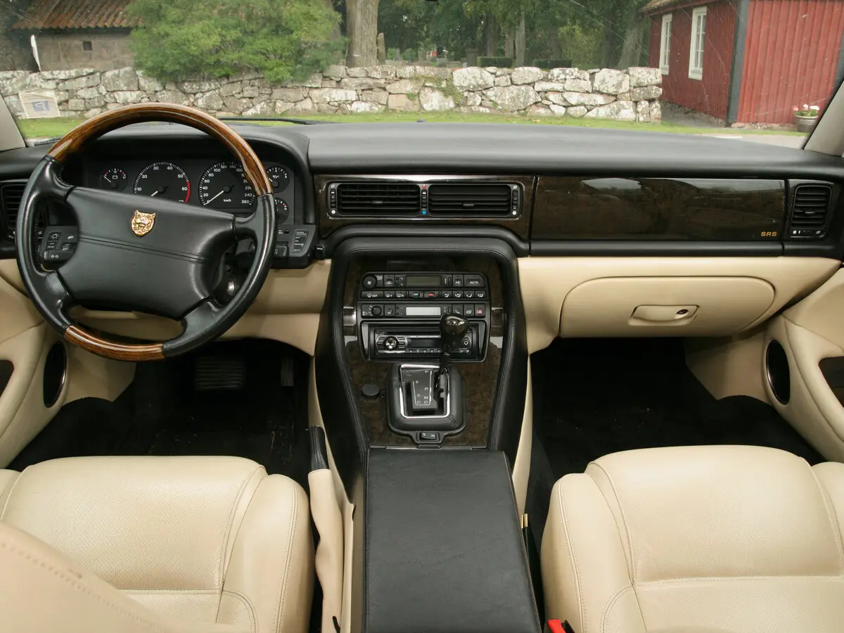 Jaguar XJR II (X300) Седан — сүрөт 6