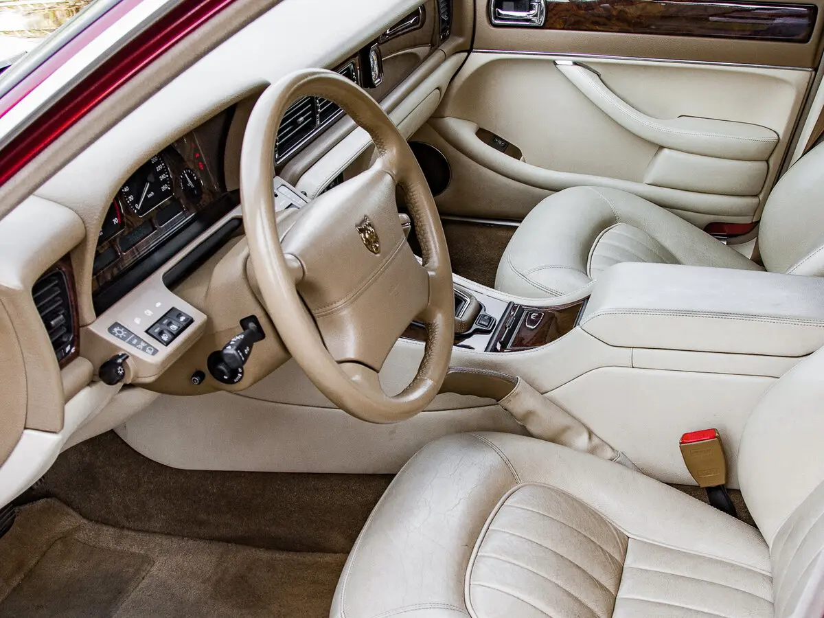 Jaguar XJR II (X300) Седан — сүрөт 8