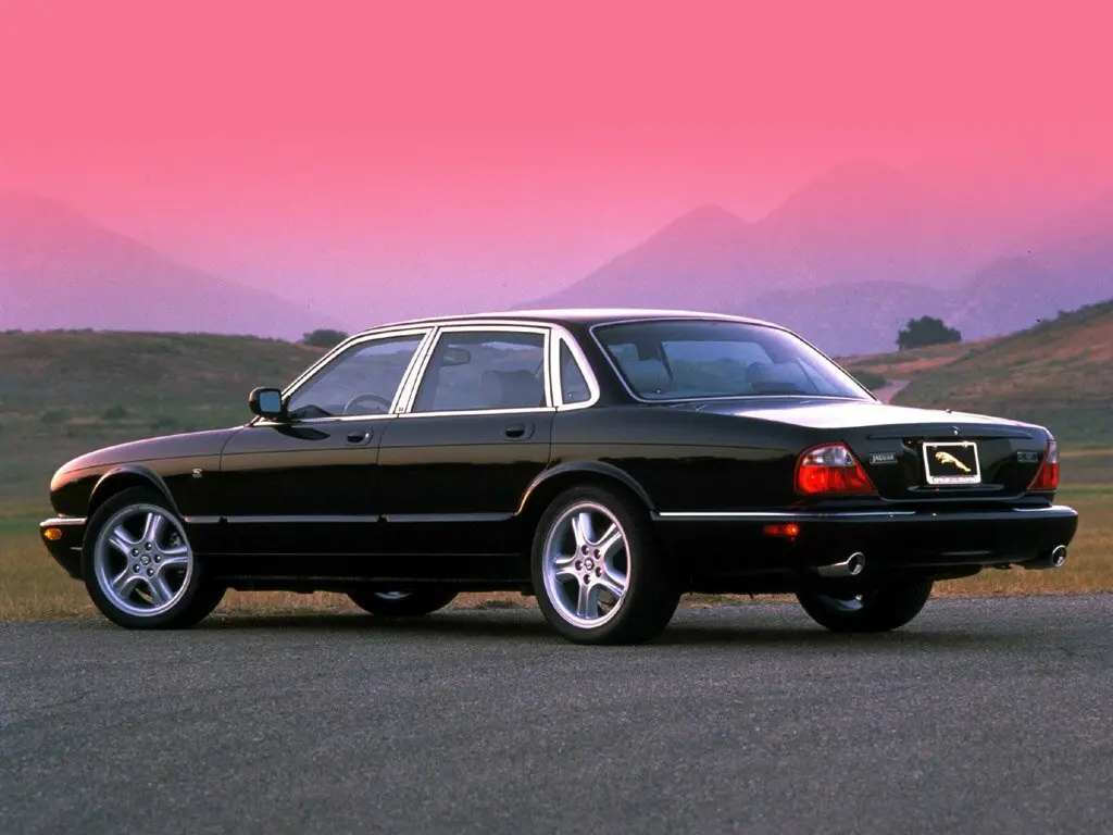 Jaguar XJR II (X308) Седан — photo 5