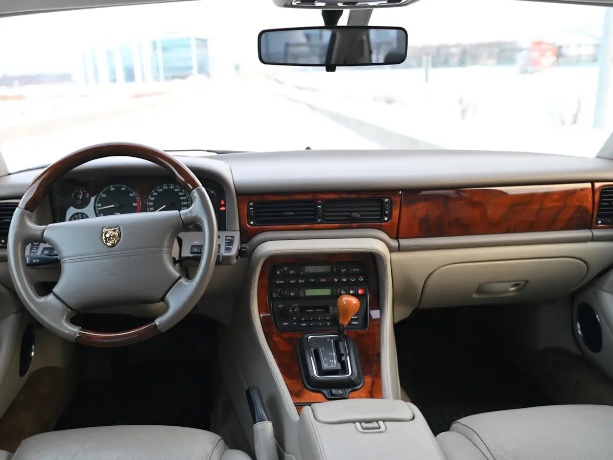 Jaguar XJR II (X308) Седан — photo 6