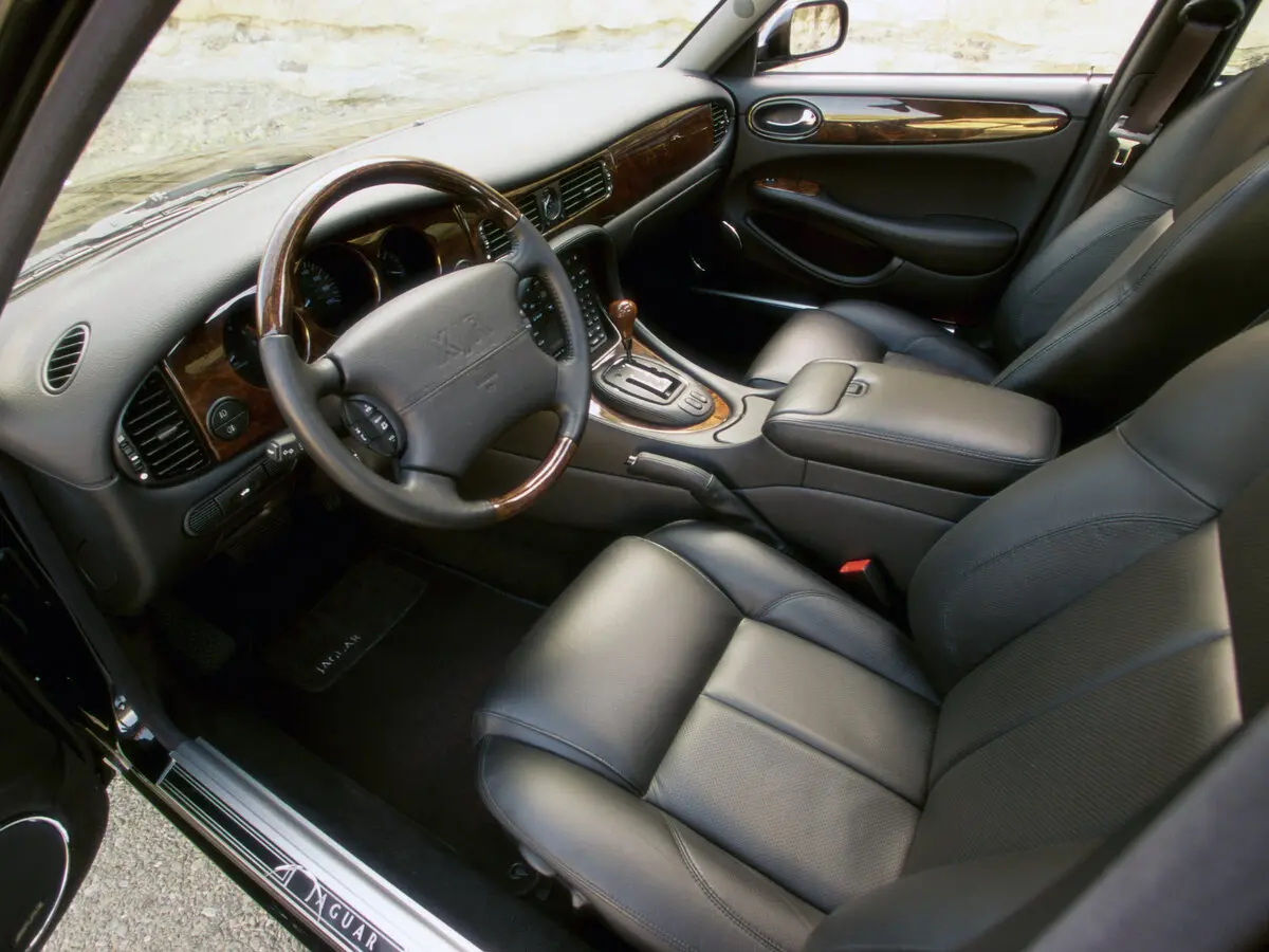 Jaguar XJR II (X308) Седан — photo 8