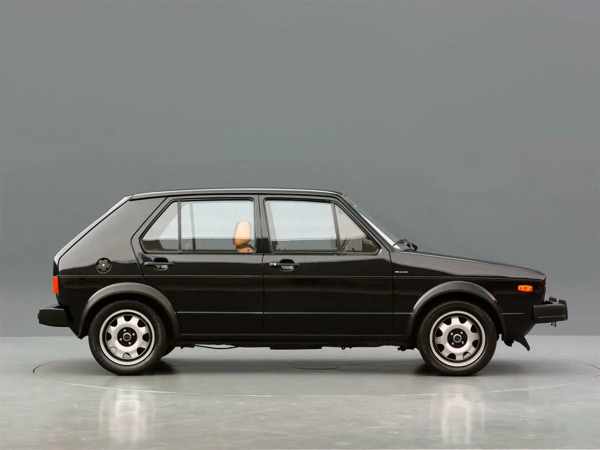 Volkswagen Golf GTI I Хэтчбек 3 дв. — сүрөт 2
