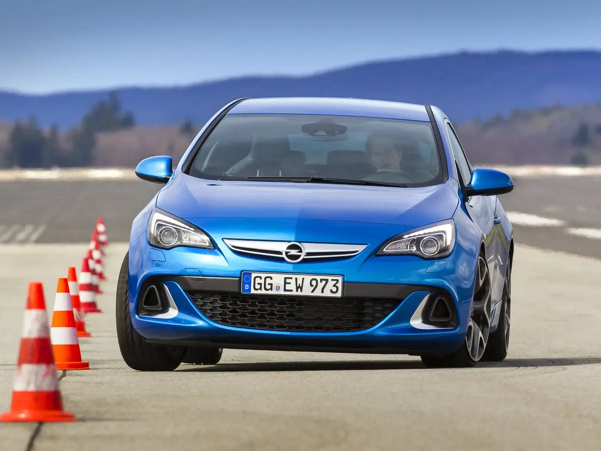 Opel Astra OPC J Хэтчбек 3 дв. — photo 3