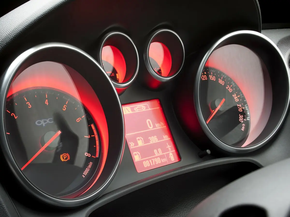 Opel Astra OPC J Хэтчбек 3 дв. — photo 8