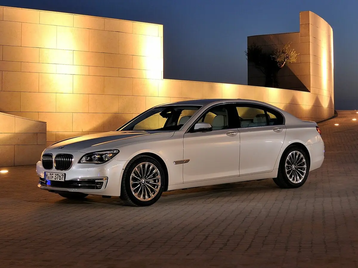 BMW 7 серии V (F01/F02/F04) Рестайлинг Седан