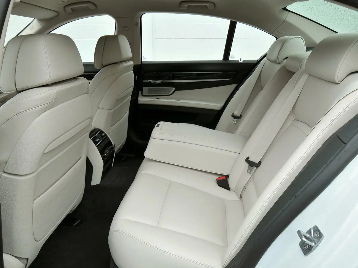 BMW 7 серии V (F01/F02/F04) Рестайлинг Седан — сүрөт 11