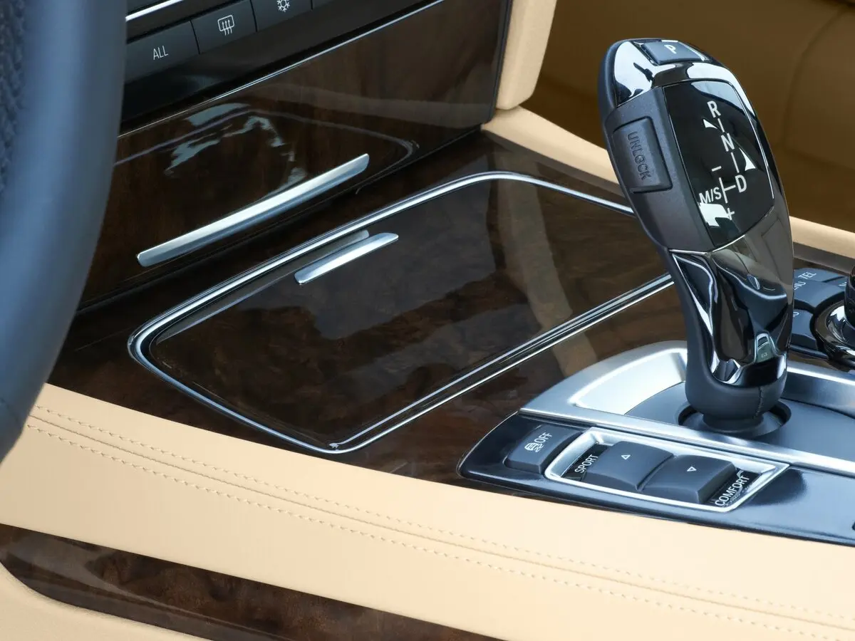 BMW 7 серии V (F01/F02/F04) Рестайлинг Седан — сүрөт 12