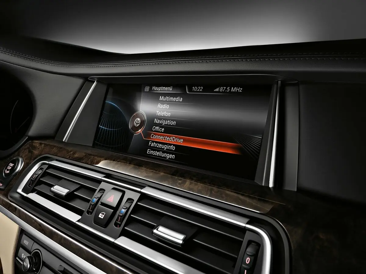BMW 7 серии V (F01/F02/F04) Рестайлинг Седан — сүрөт 16