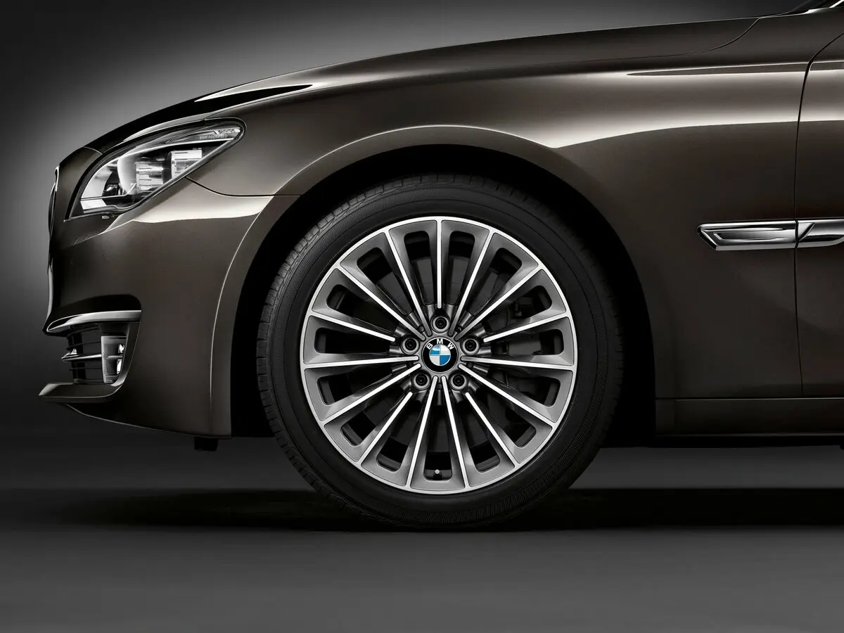BMW 7 серии V (F01/F02/F04) Рестайлинг Седан — сүрөт 18