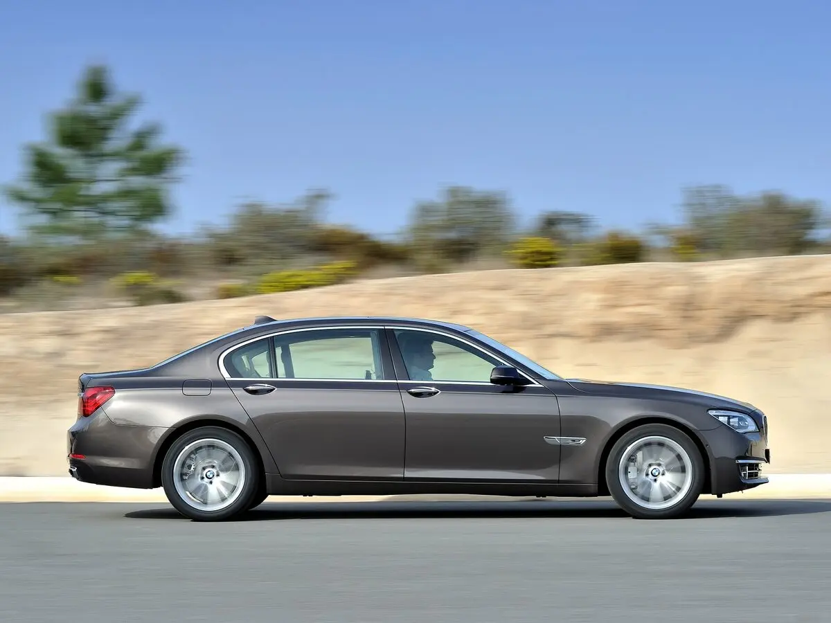 BMW 7 серии V (F01/F02/F04) Рестайлинг Седан Long — сүрөт 2