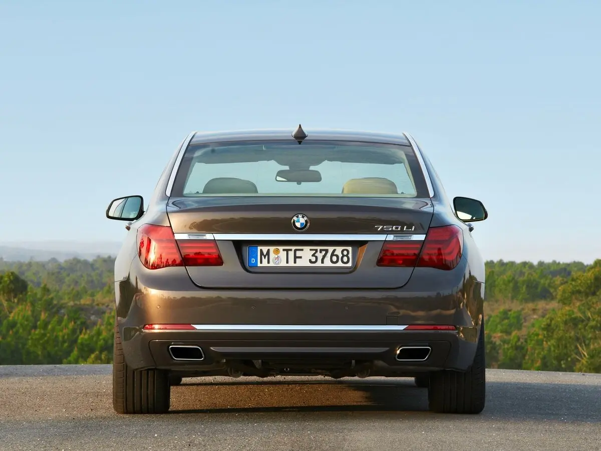 BMW 7 серии V (F01/F02/F04) Рестайлинг Седан Long — сүрөт 4