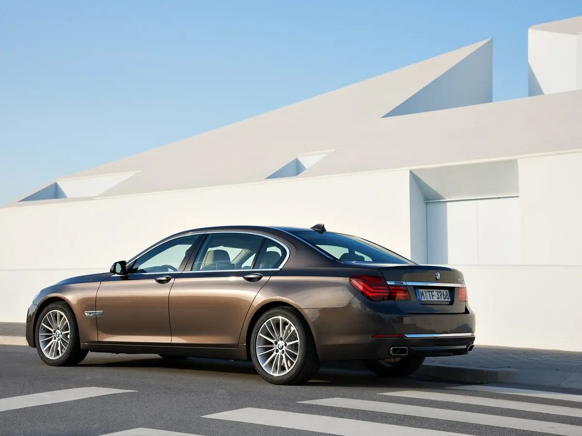 BMW 7 серии V (F01/F02/F04) Рестайлинг Седан Long — сүрөт 5