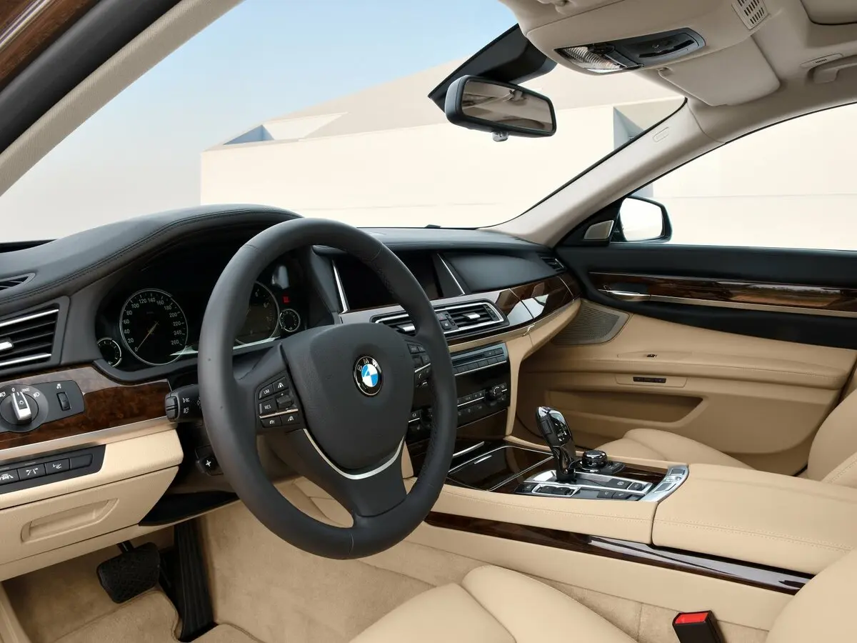 BMW 7 серии V (F01/F02/F04) Рестайлинг Седан Long — сүрөт 8
