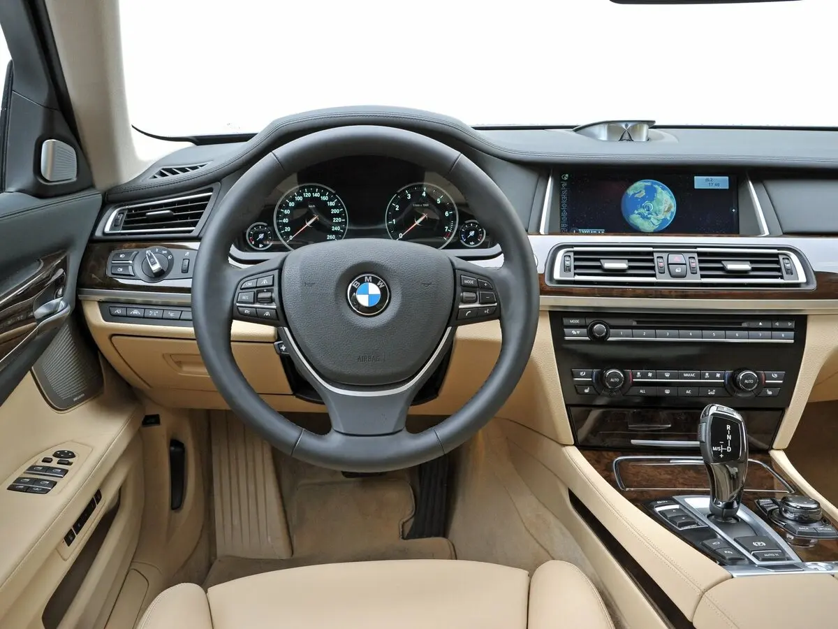 BMW 7 серии V (F01/F02/F04) Рестайлинг Седан Long — сүрөт 10