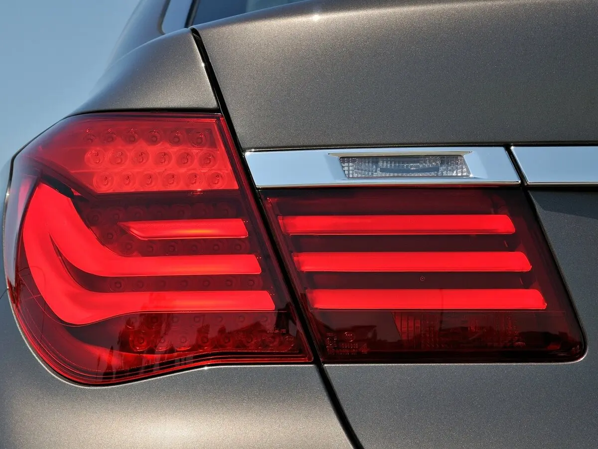 BMW 7 серии V (F01/F02/F04) Рестайлинг Седан Long — сүрөт 15