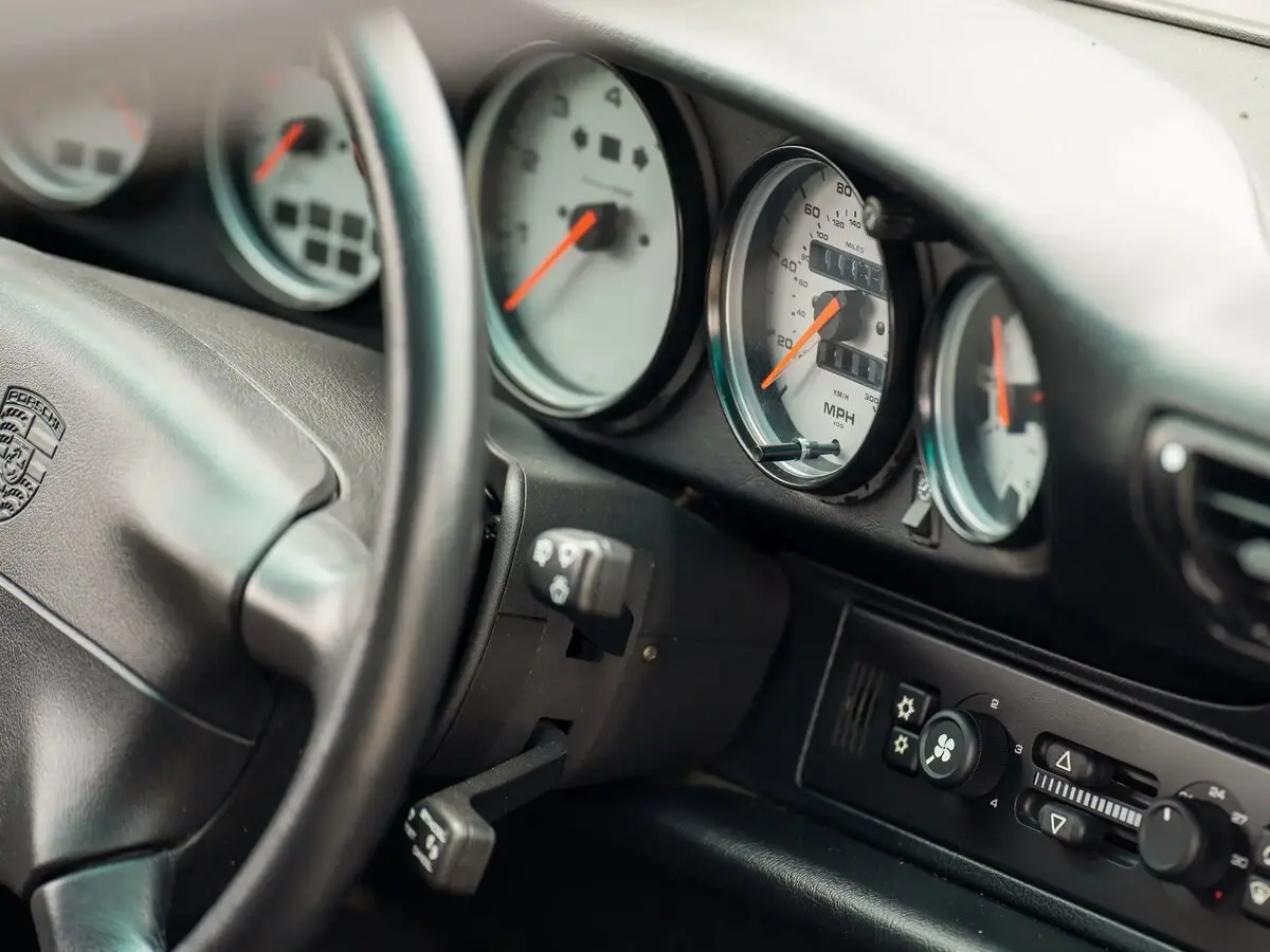 Porsche 911 IV (993) Кабриолет — сүрөт 8