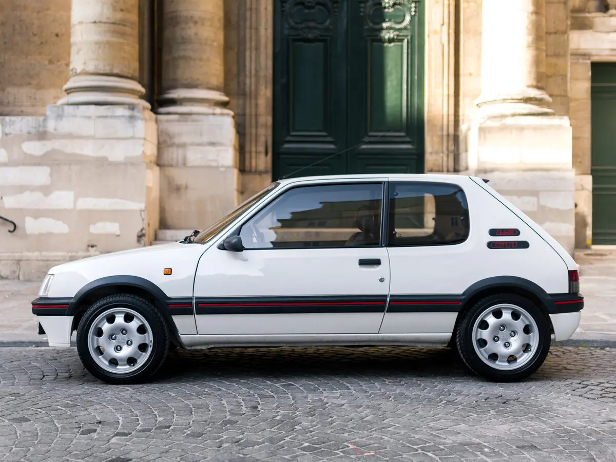 Peugeot 205 GTi 1984 – 1998 Хэтчбек 3 дв. — photo 2
