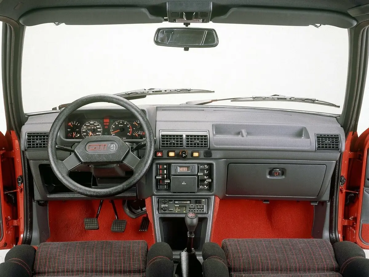 Peugeot 205 GTi 1984 – 1998 Хэтчбек 3 дв. — photo 5
