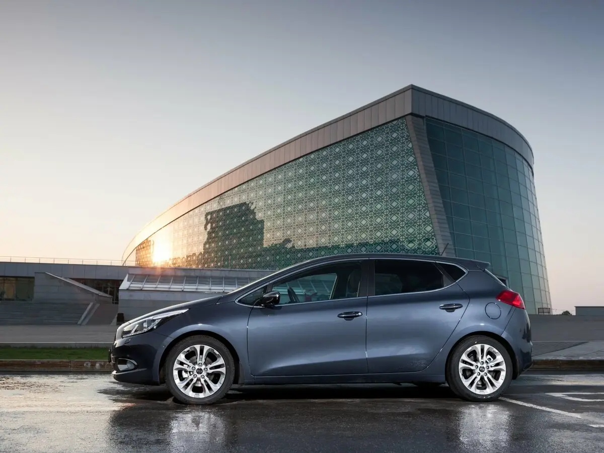 Kia Ceed II Хэтчбек 5 дв. — photo 2