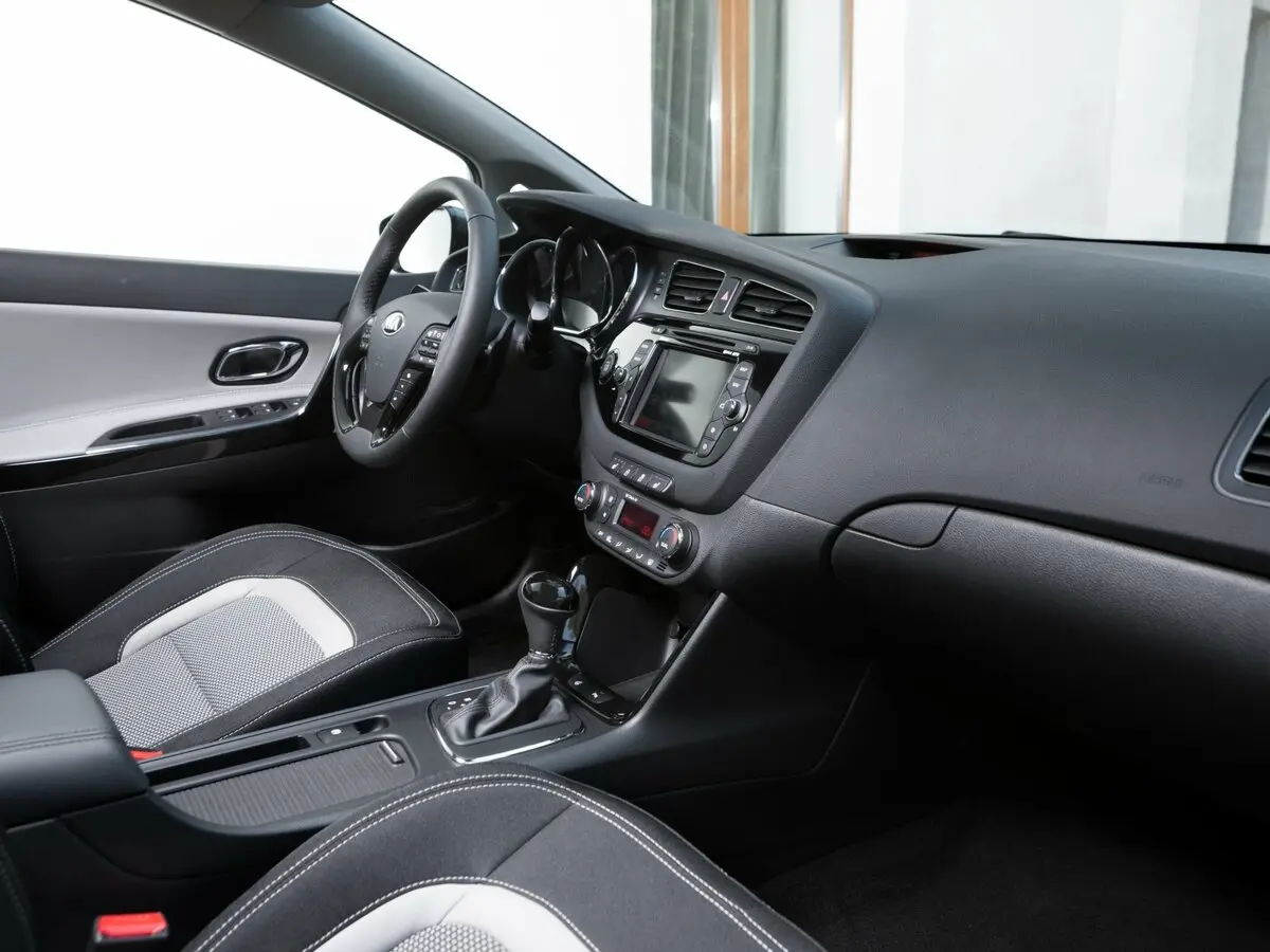 Kia Ceed II Хэтчбек 5 дв. — photo 7
