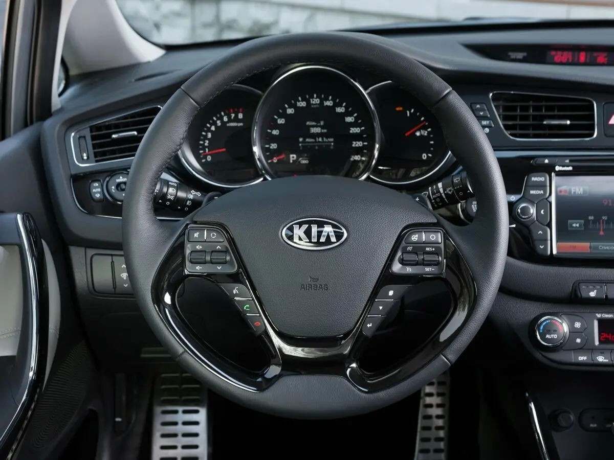 Kia Ceed II Хэтчбек 5 дв. — photo 9