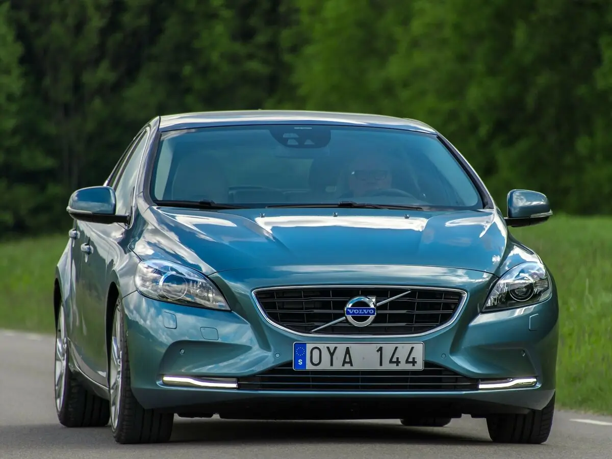 Volvo V40 II Хэтчбек 5 дв. — сүрөт 3