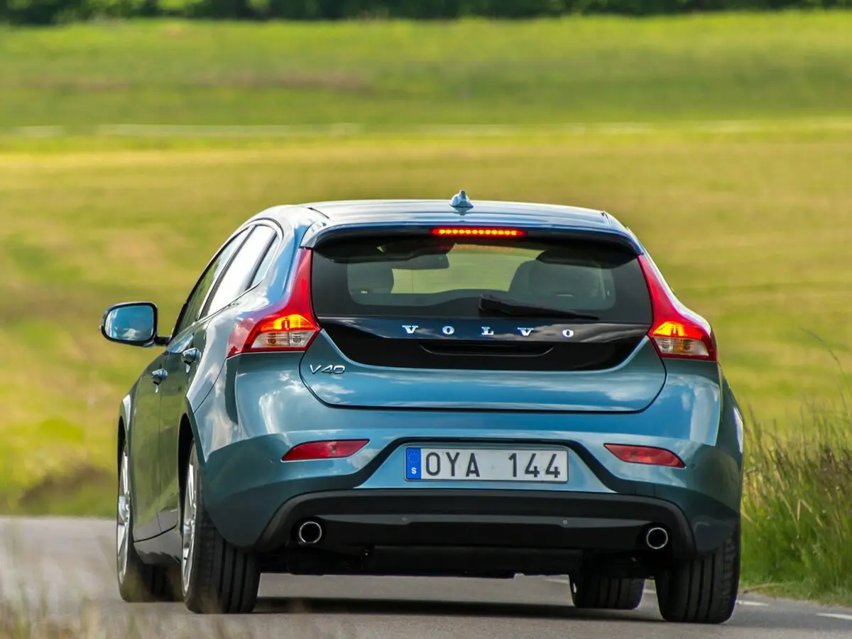 Volvo V40 II Хэтчбек 5 дв. — сүрөт 4