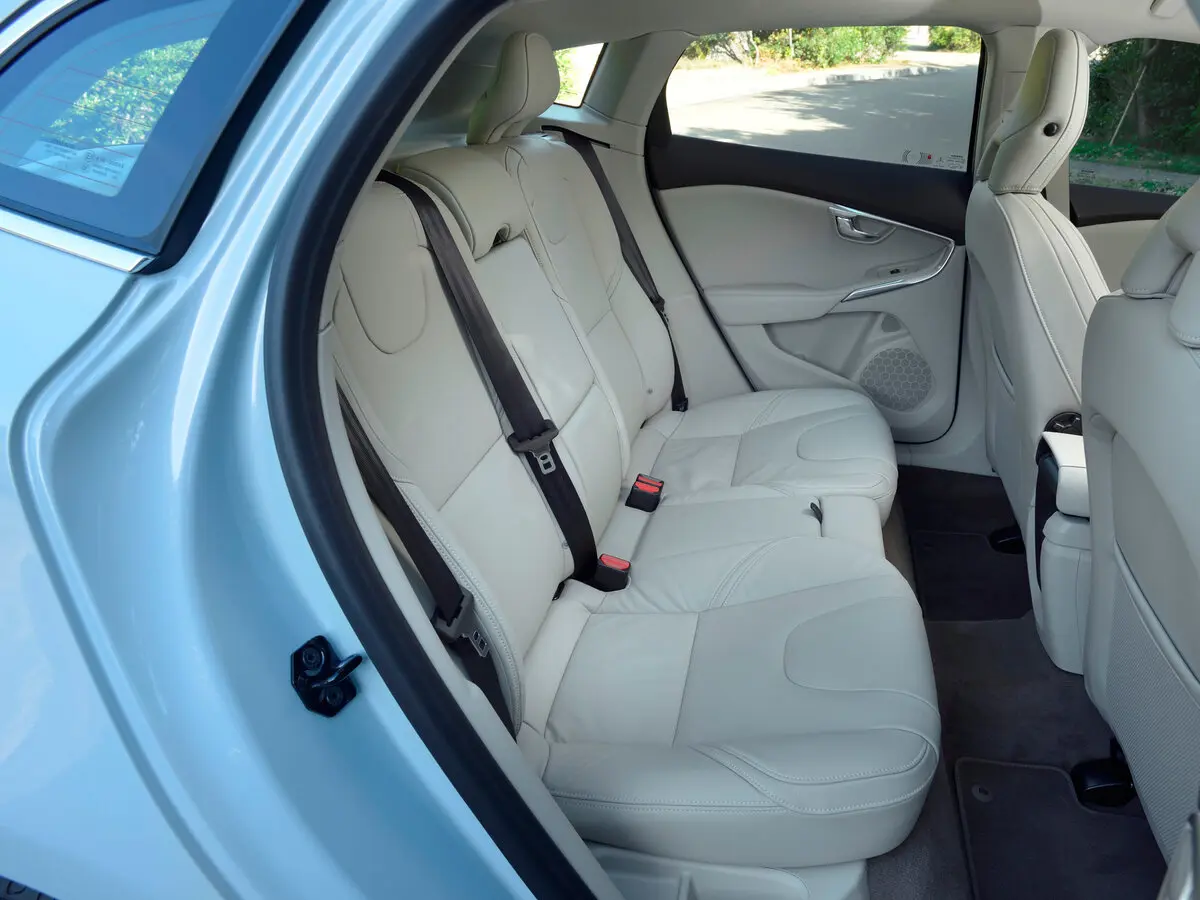 Volvo V40 II Хэтчбек 5 дв. — сүрөт 11