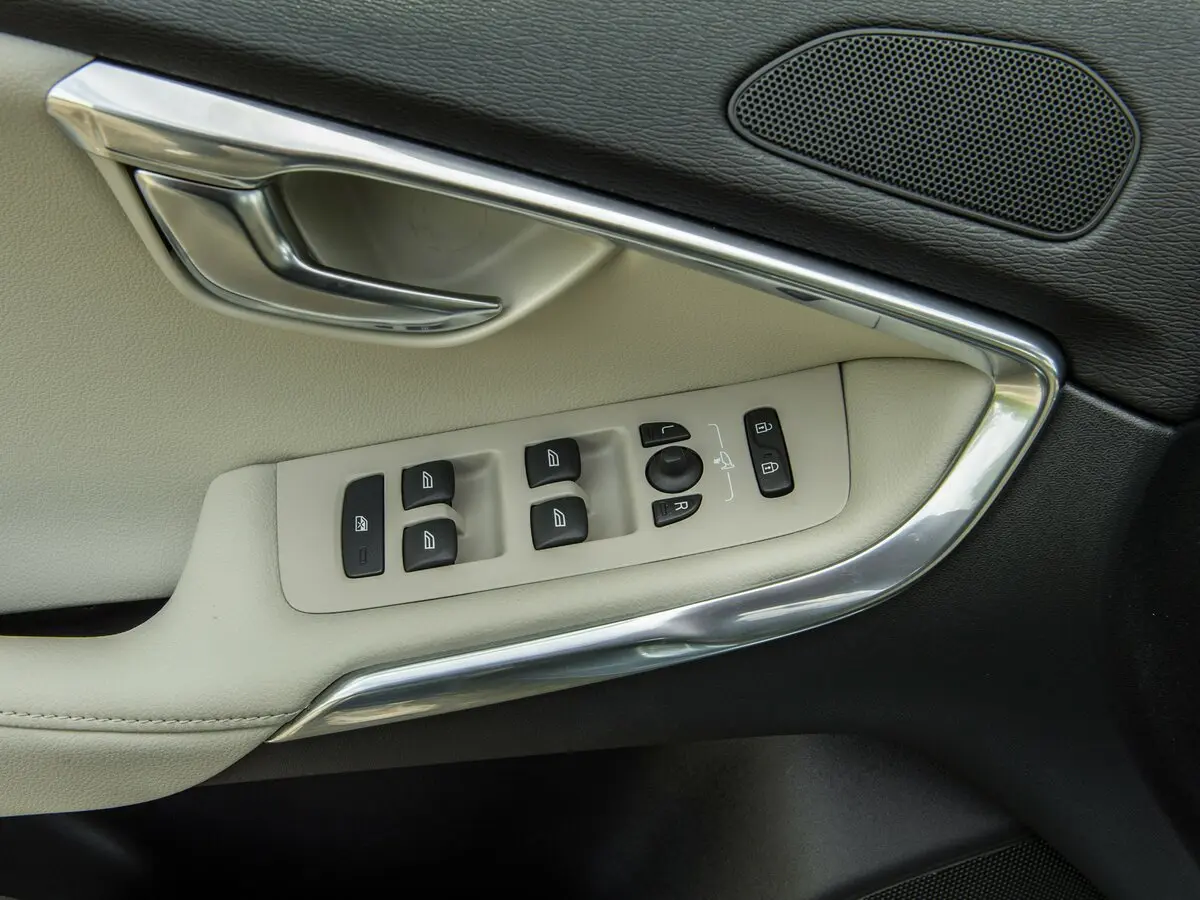 Volvo V40 II Хэтчбек 5 дв. — сүрөт 13