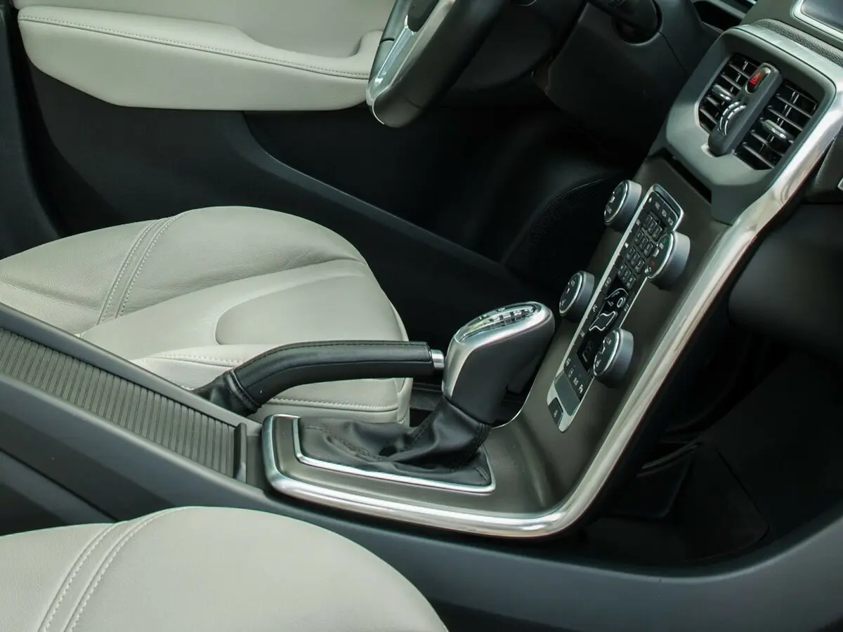 Volvo V40 II Хэтчбек 5 дв. — сүрөт 14