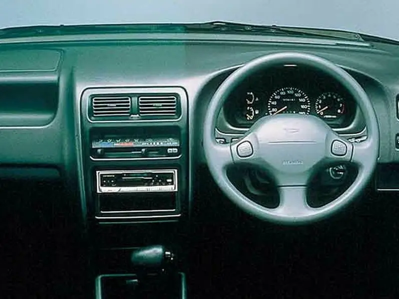 Daihatsu Pyzar I Компактвэн — сүрөт 3