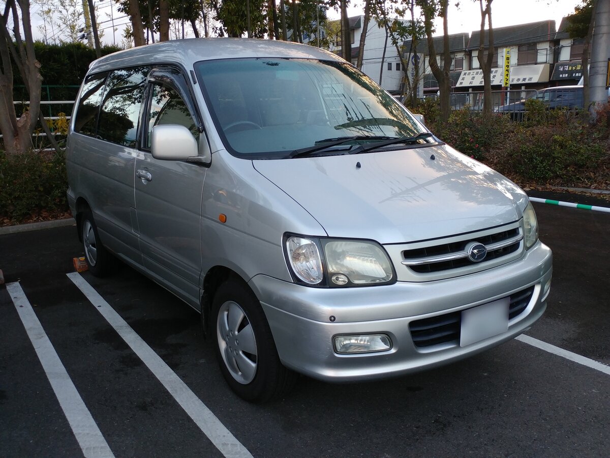 Daihatsu Delta Wagon III Компактвэн — фото 2
