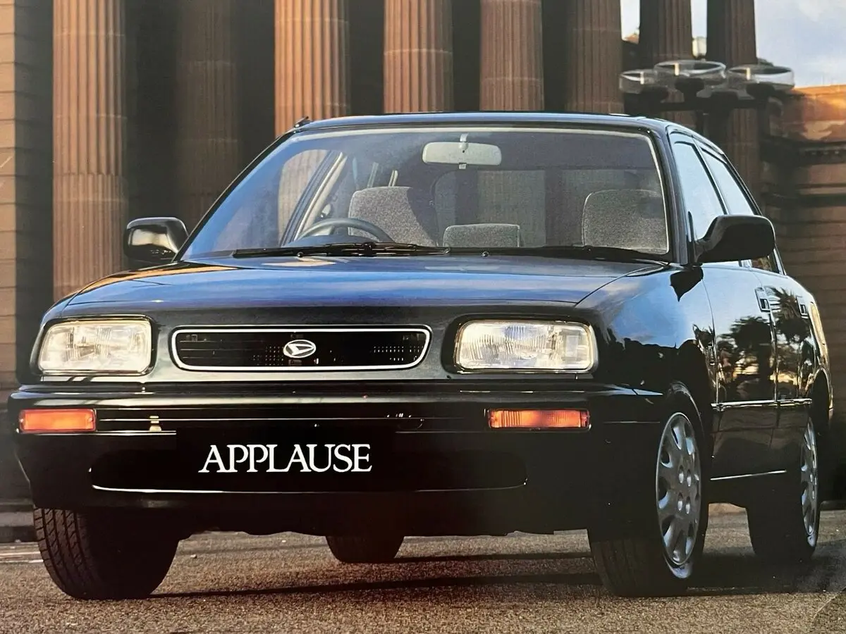 Daihatsu Applause I Лифтбек — photo 2
