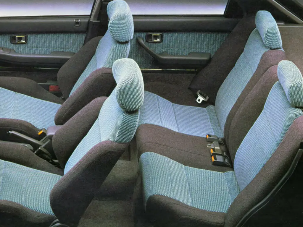 Daihatsu Applause I Лифтбек — photo 5