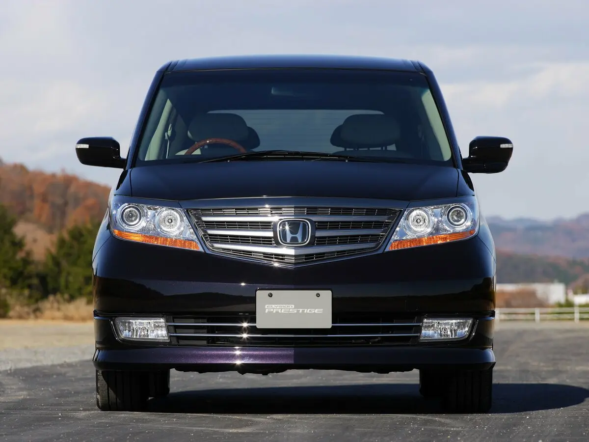 Honda Elysion I Рестайлинг Минивэн — фото 3