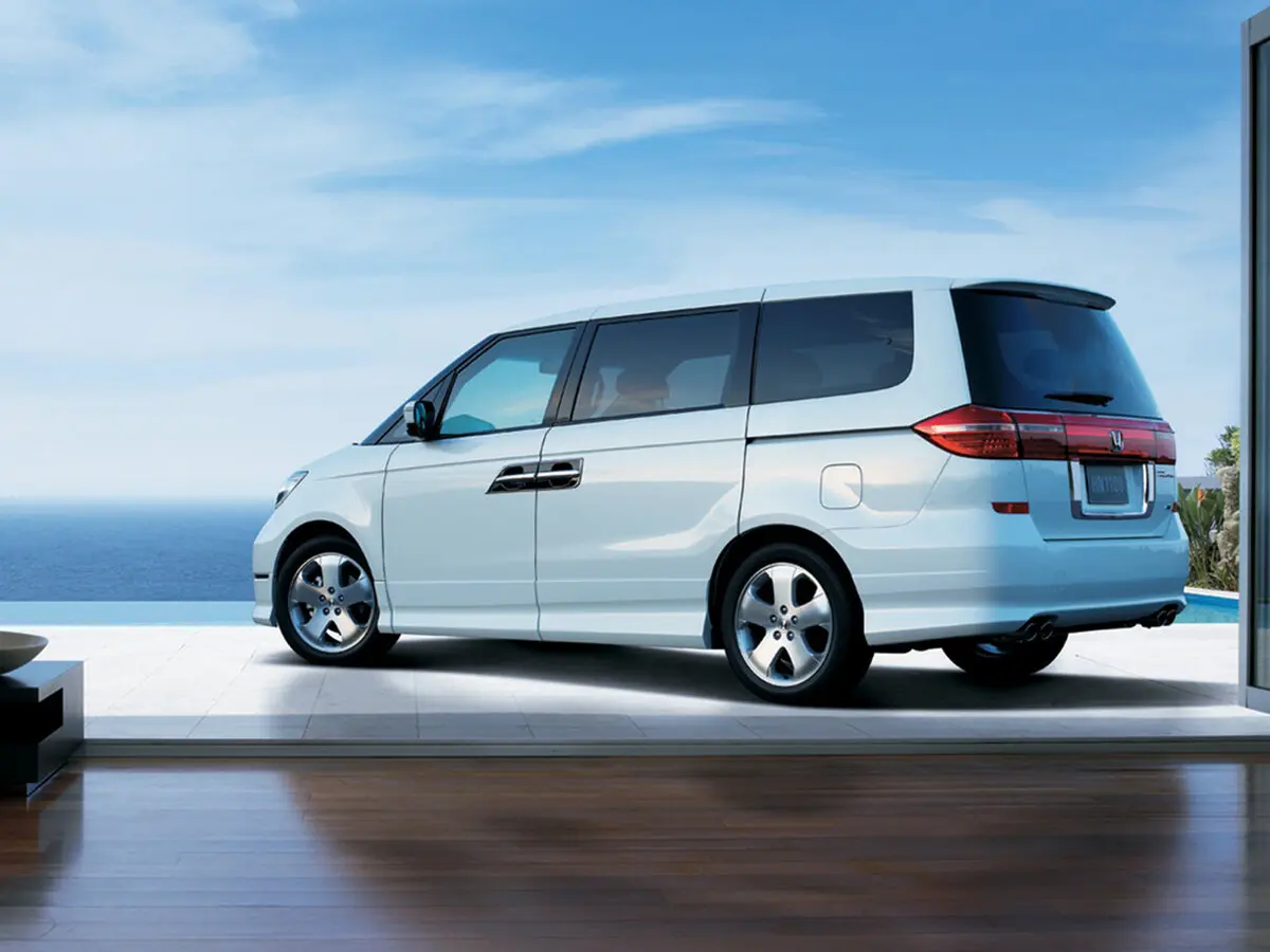 Honda Elysion I Рестайлинг Минивэн — фото 5