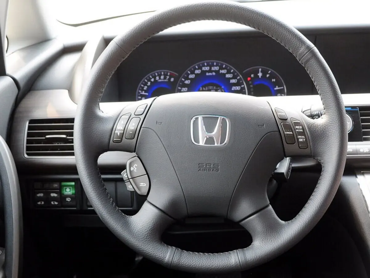 Honda Elysion I Рестайлинг Минивэн — фото 7
