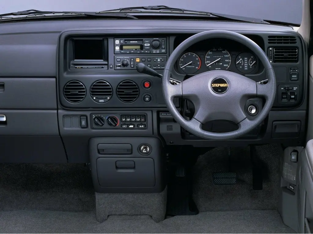 Honda Stepwgn I Минивэн — фото 3