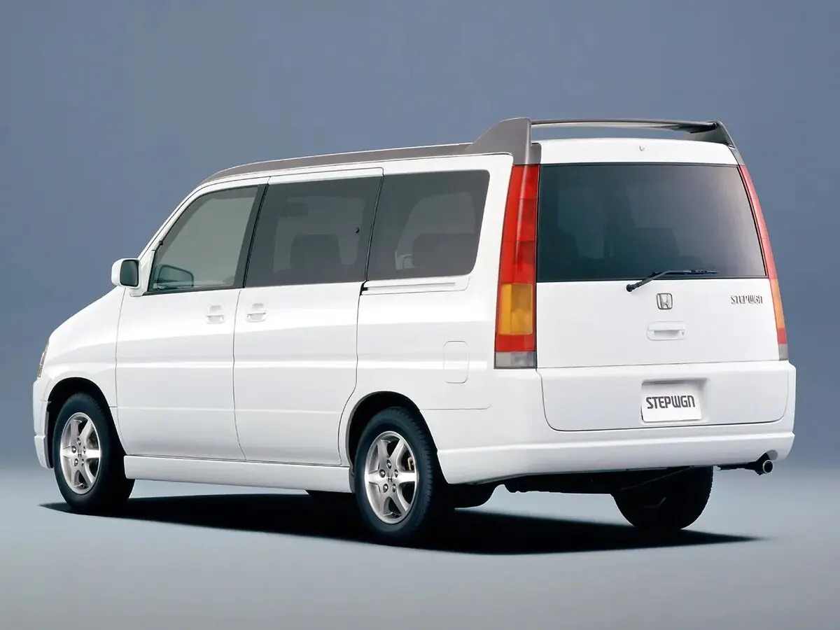 Honda Stepwgn I Рестайлинг Минивэн — фото 2