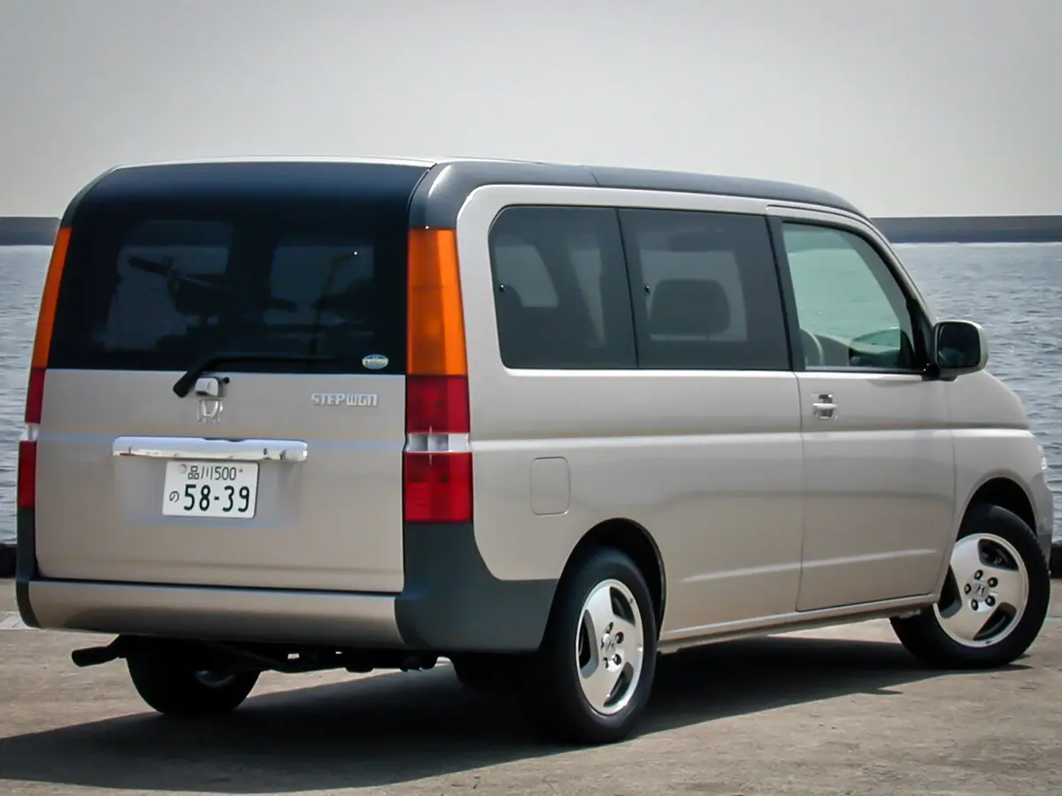 Honda Stepwgn II Минивэн — фото 2