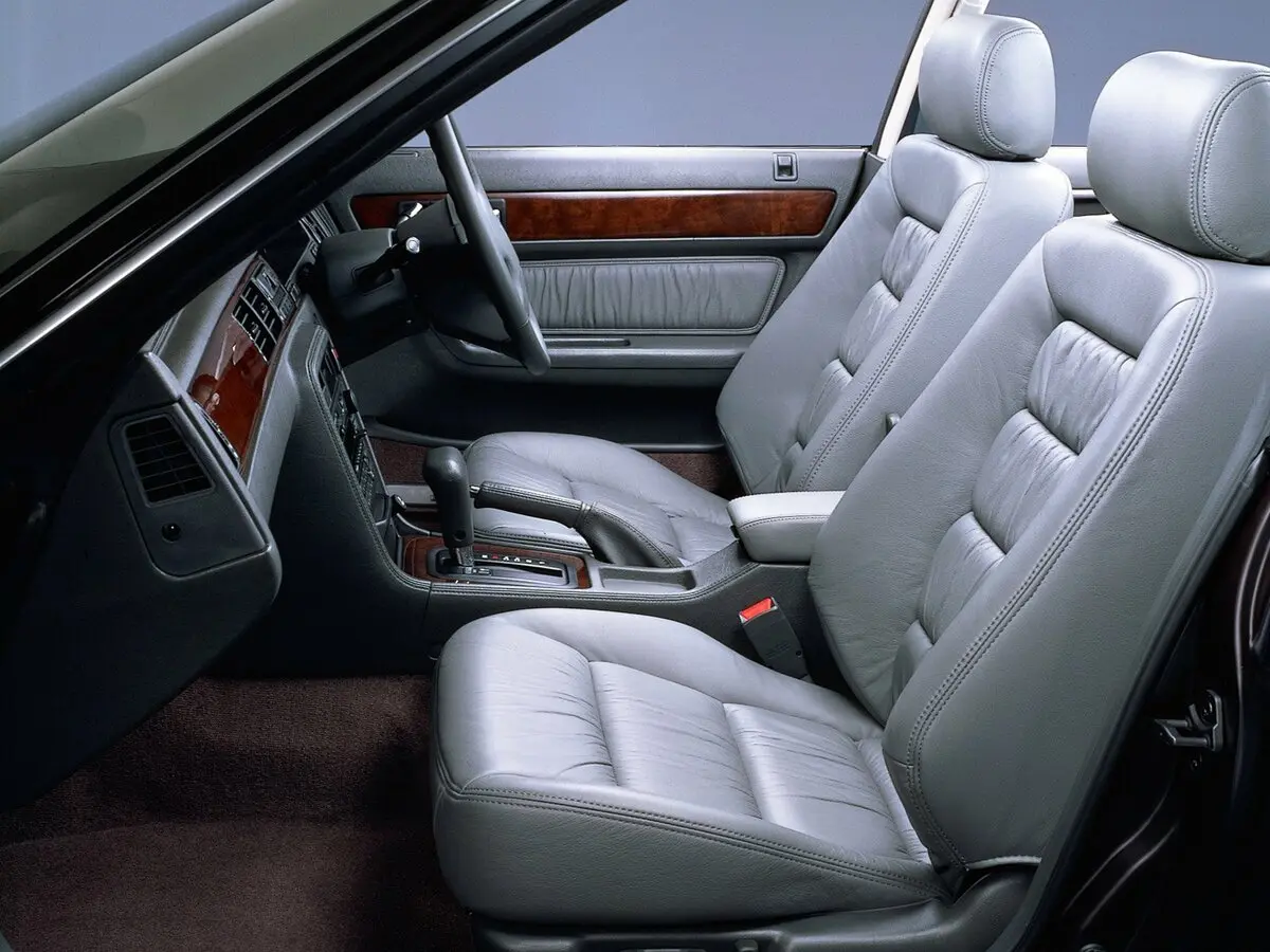 Honda Inspire I Рестайлинг Седан — фото 4